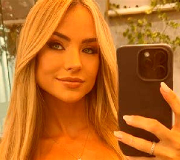 Adriana 3 Munotello escort