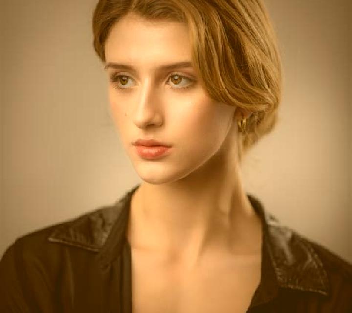 Andrea Cerbon escort