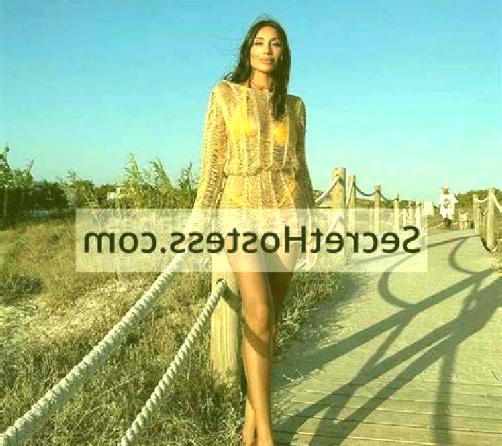 Aurora 3 Guitiriz escort