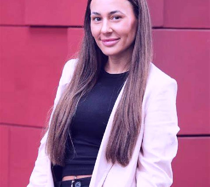 Beatriz Zalla escort