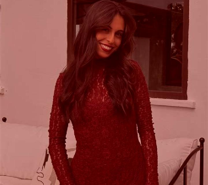 Camila 3 Roses escort