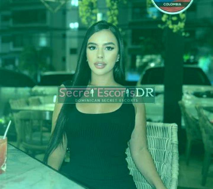 Carla Laracha escort