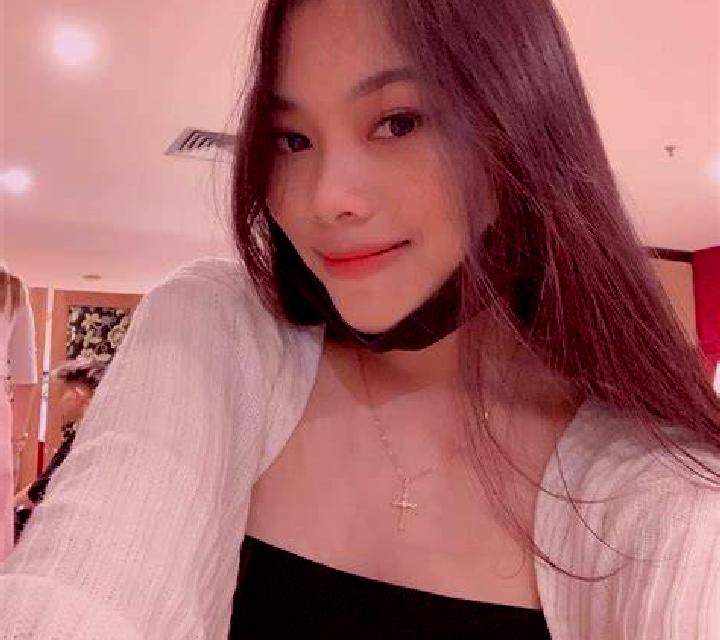 Carmen 3 Cerain escort