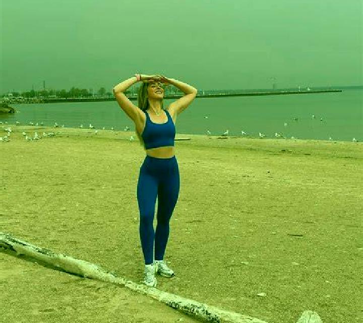 Carmen Aeropuerto escort
