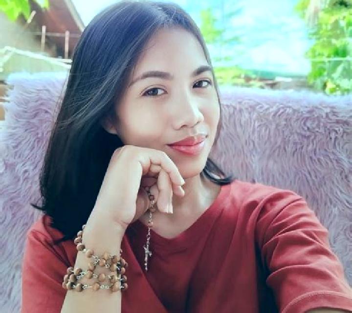 Carmen Navaluenga escort