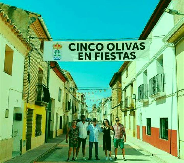 Cielo 3 Cinco Olivas escort