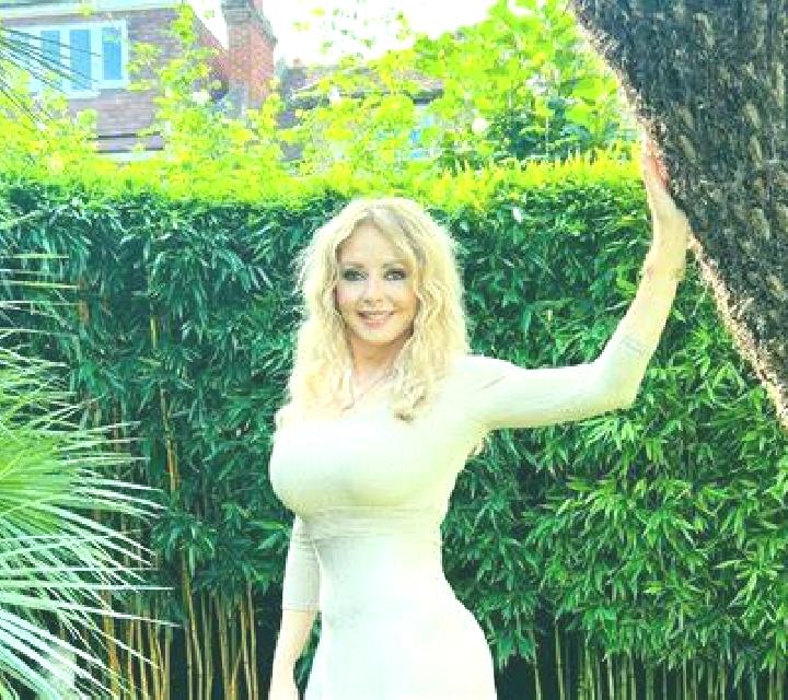 Diana Momblona escort