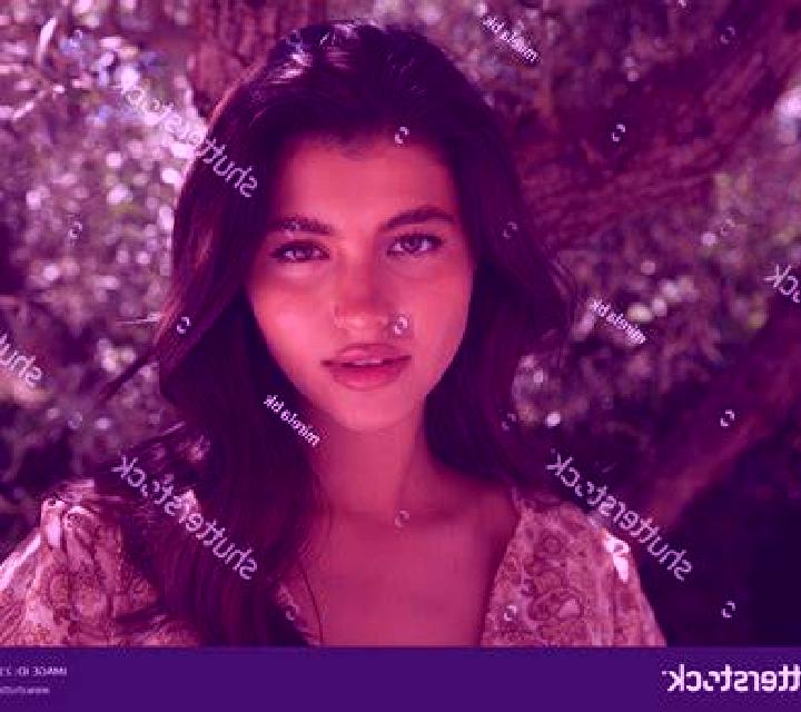 Elena Serranillos escort