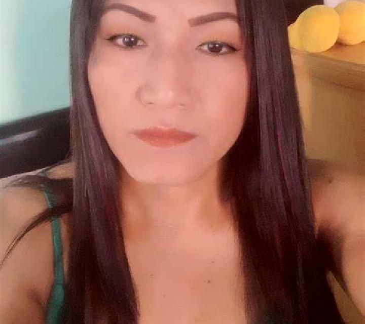 Emilia Bareyo escort