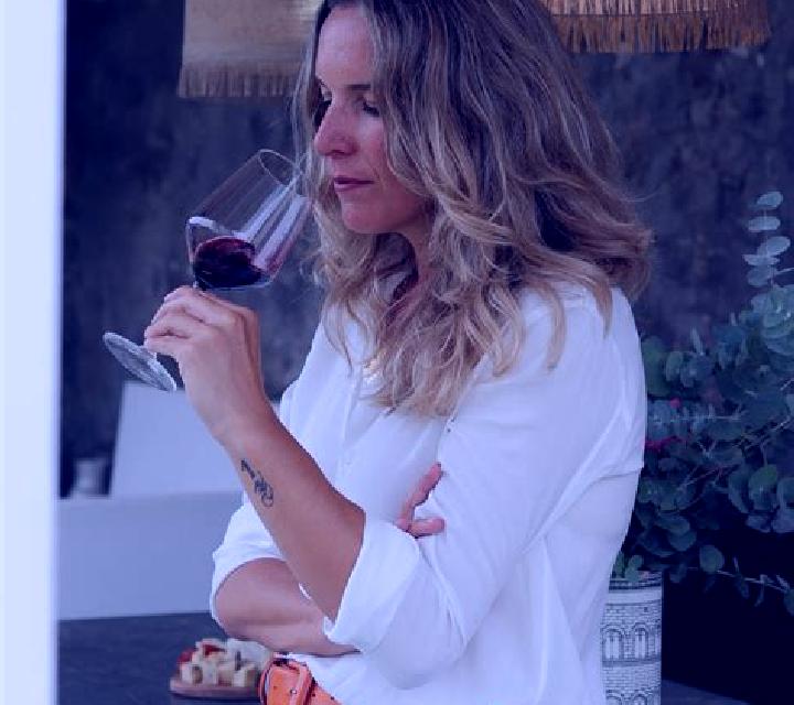 Emilia Samaniego escort
