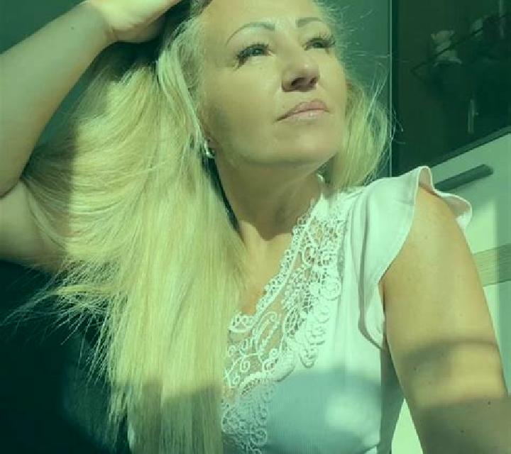 Gabriela Gaton de Campos escort