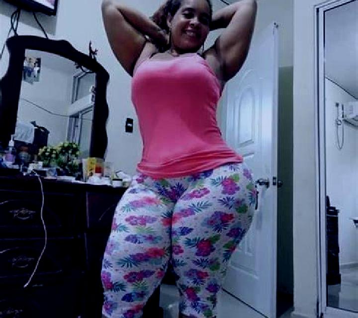 Giulia 3 Adobes escort