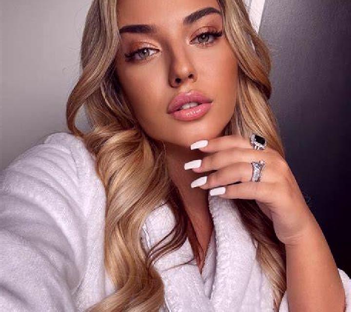 Isabela Villafranca de los Caballeros escort