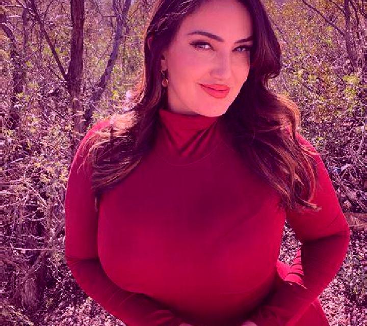 Jade 2 Escucha escort
