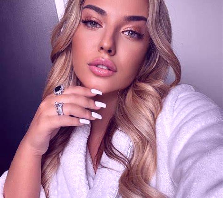 Jade 2 la Verneda i la Pau escort