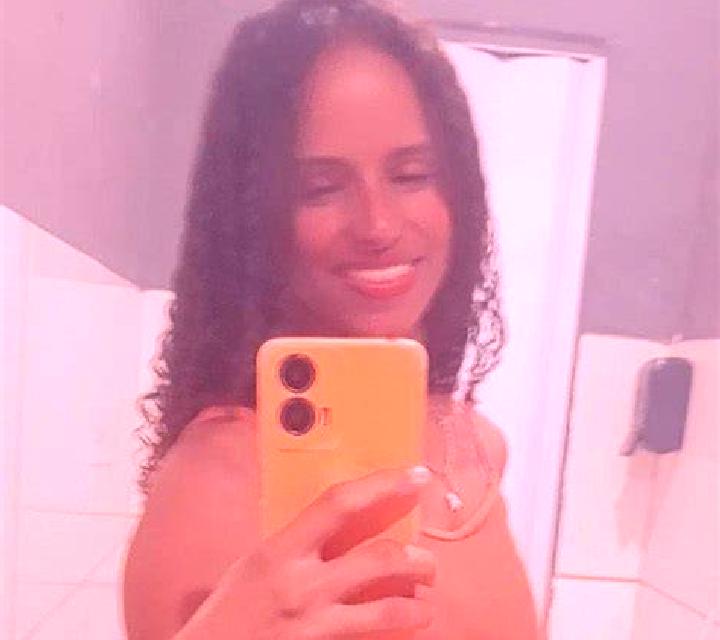 Josefina Lupiana escort