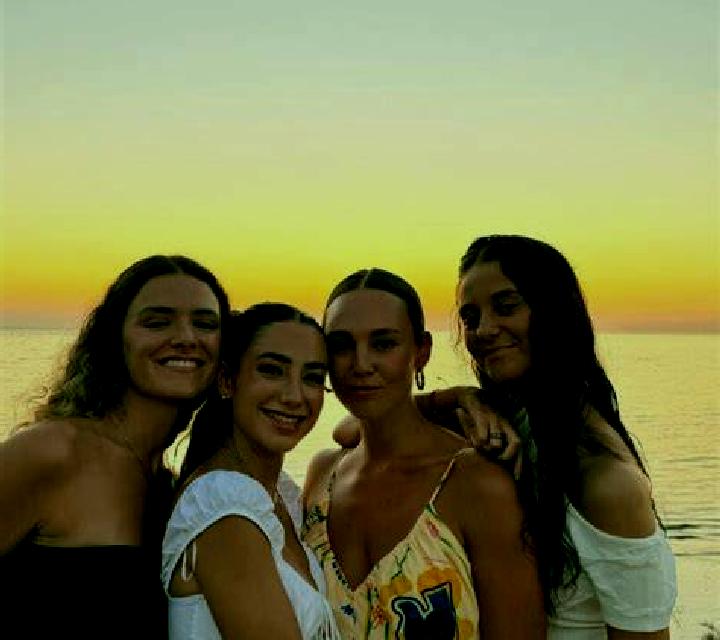 Julia 2 Cabrils escort