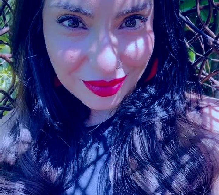 Julia 3 Espolla escort