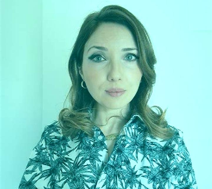 Julia Benasau escort