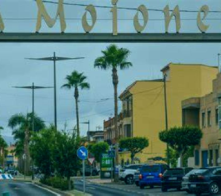 Laia 2 Ciutat Meridiana escort