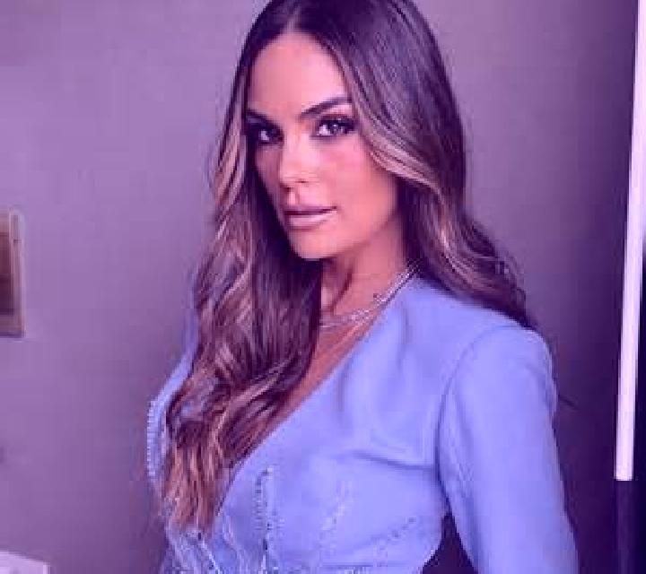 Lola 2 Cobreros escort