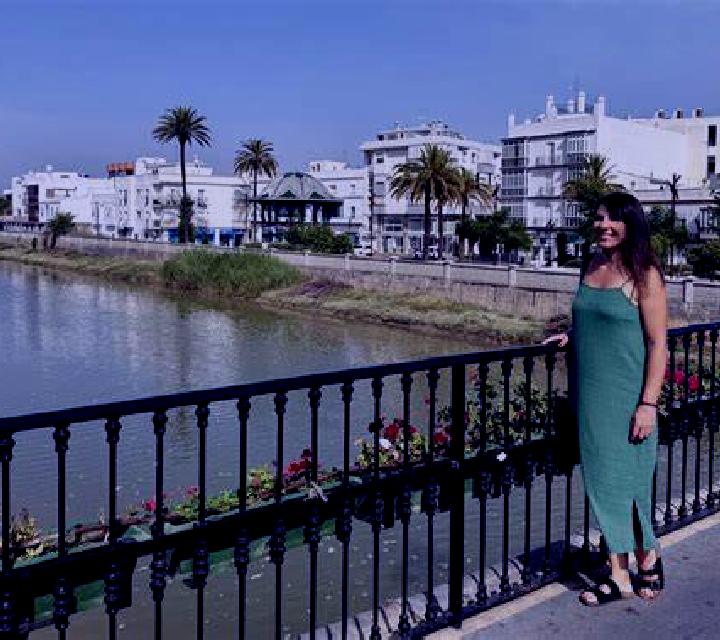 Lola Caspuenas escort
