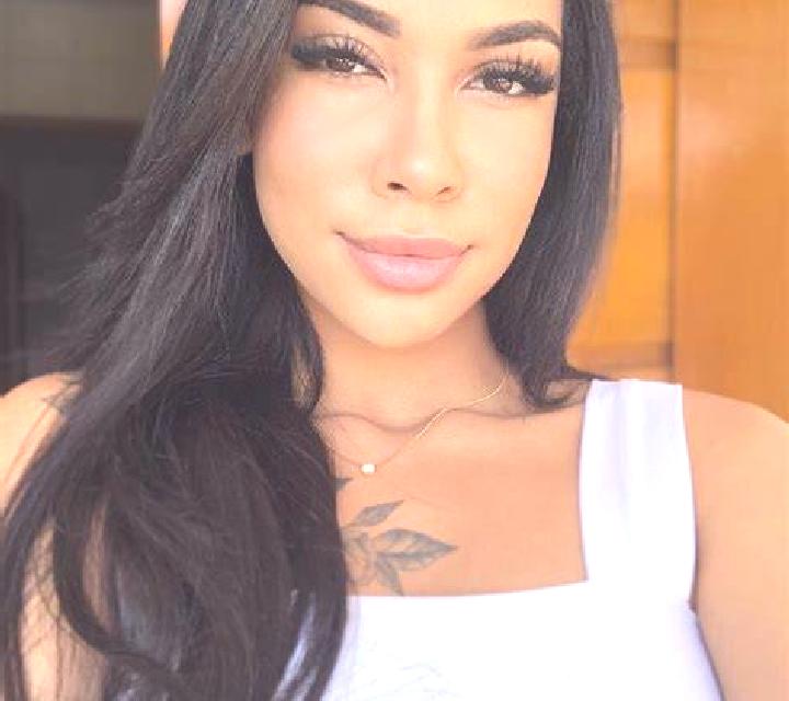 Lorena Valdelacalzada escort