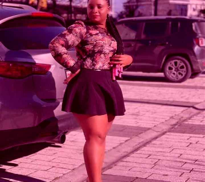 Lucía 3 Latina escort