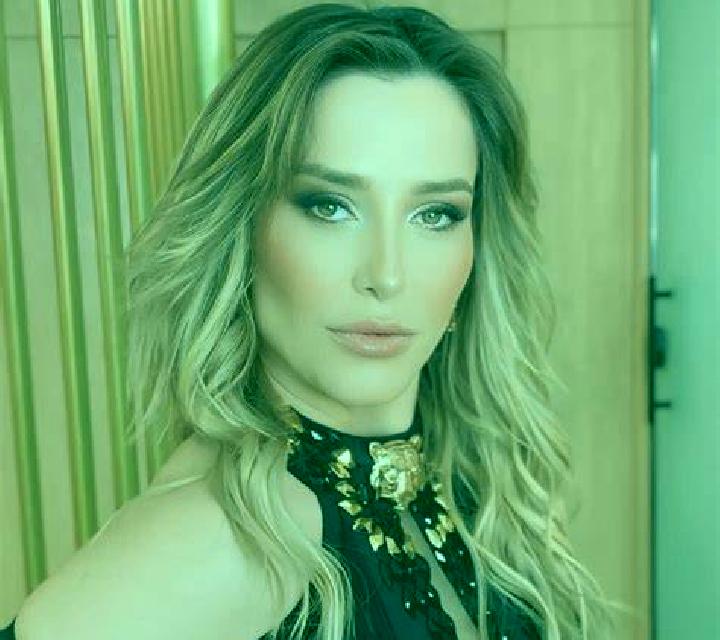 Lucía Ejulve escort