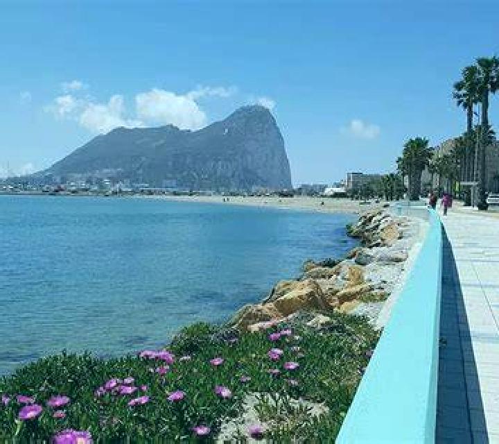 Luna 2 Cuzcurrita de Rio Tiron escort