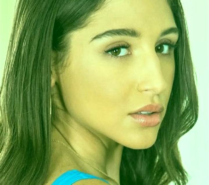 Luna Sangarren escort