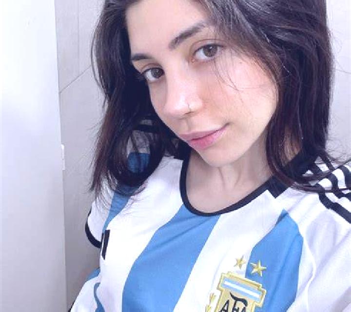 Manuela Barzana escort