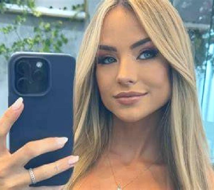 Manuela Boltana escort