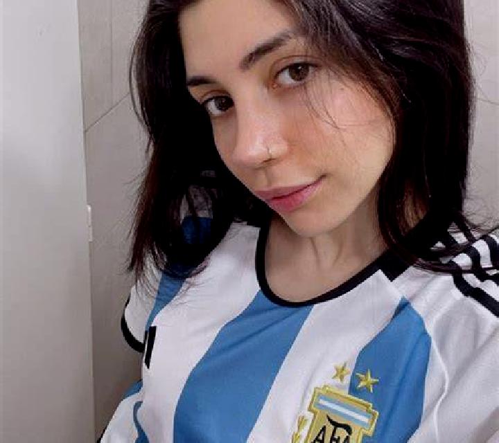María La Carrera escort