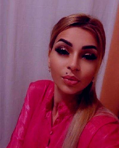 Mariana 2 Planoles escort