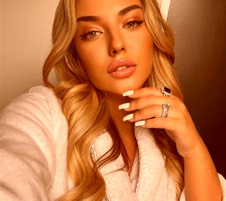 Mariana Carrizal escort