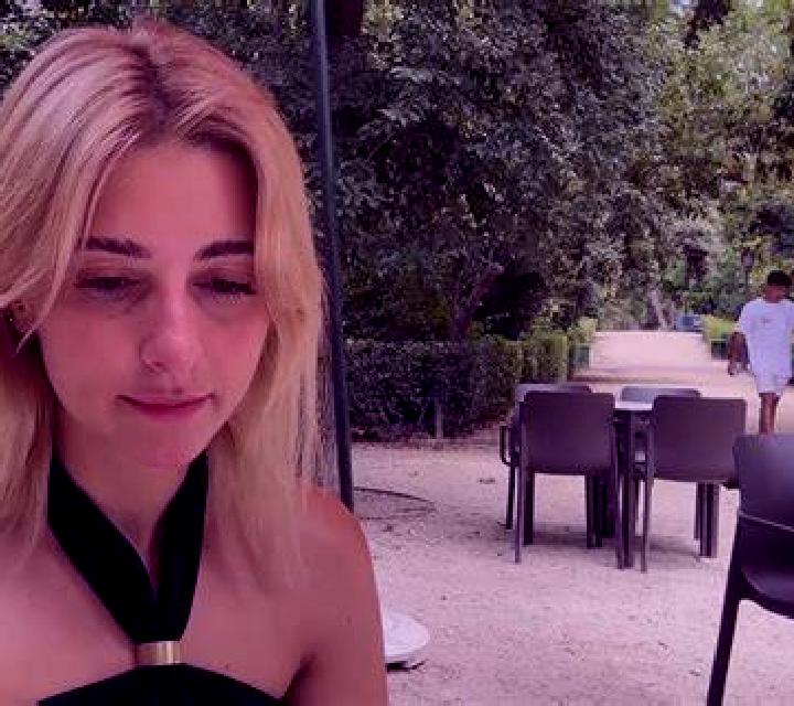 Marta 3 Angles escort