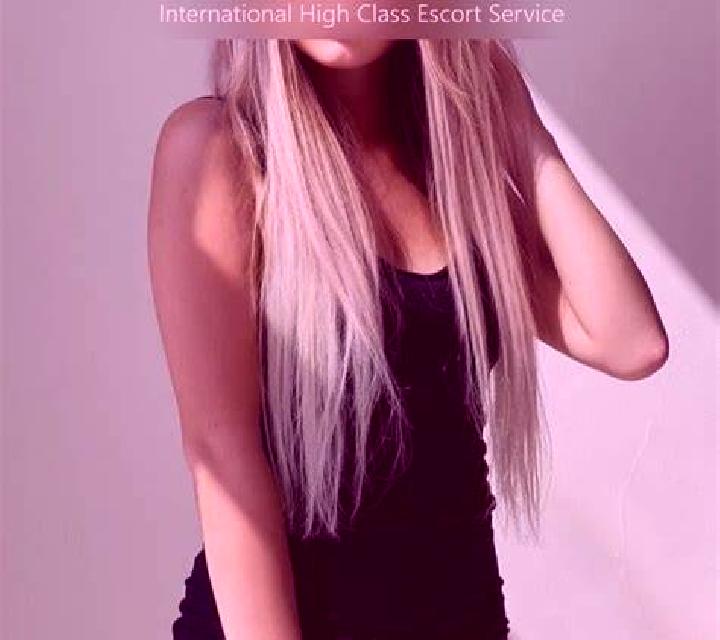 Martina 2 Nava escort