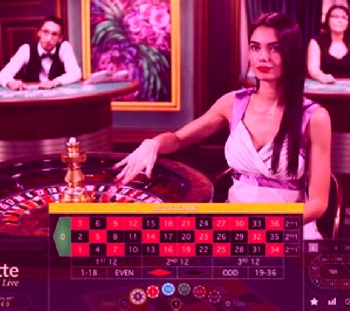 Nadia Benilloba escort
