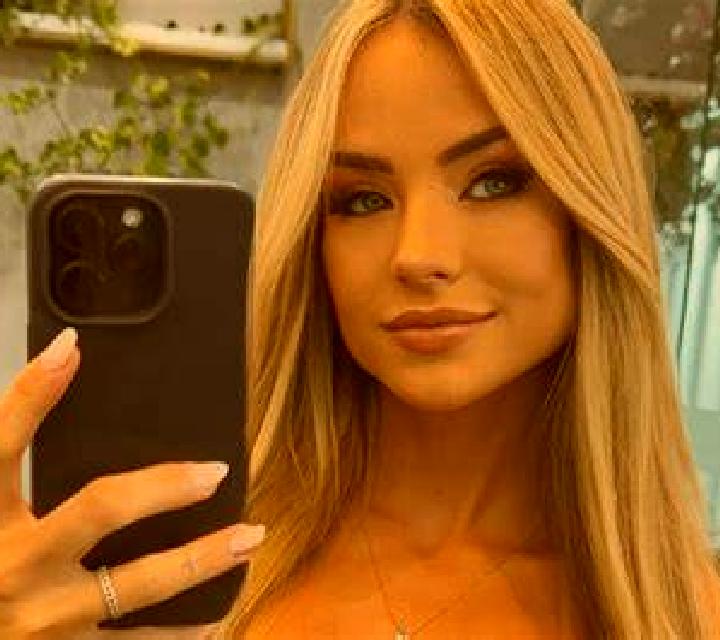 Nadia Calcena escort