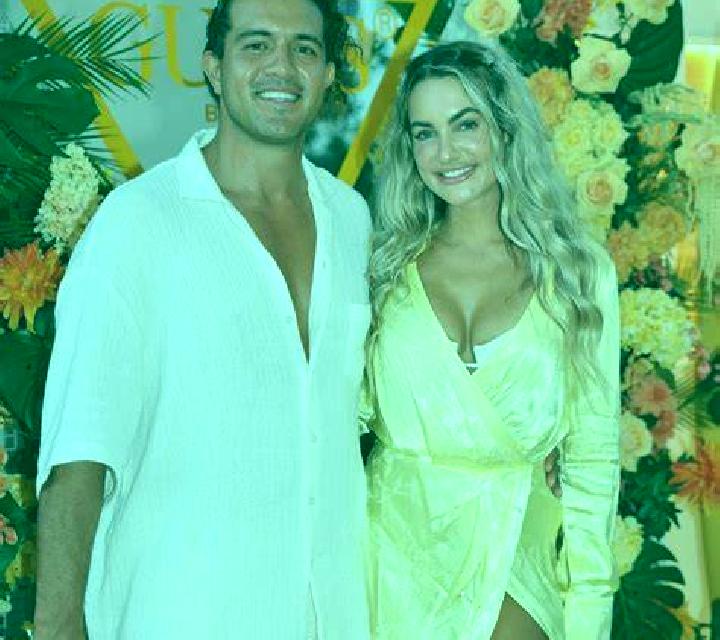 Noa 3 Coristanco escort