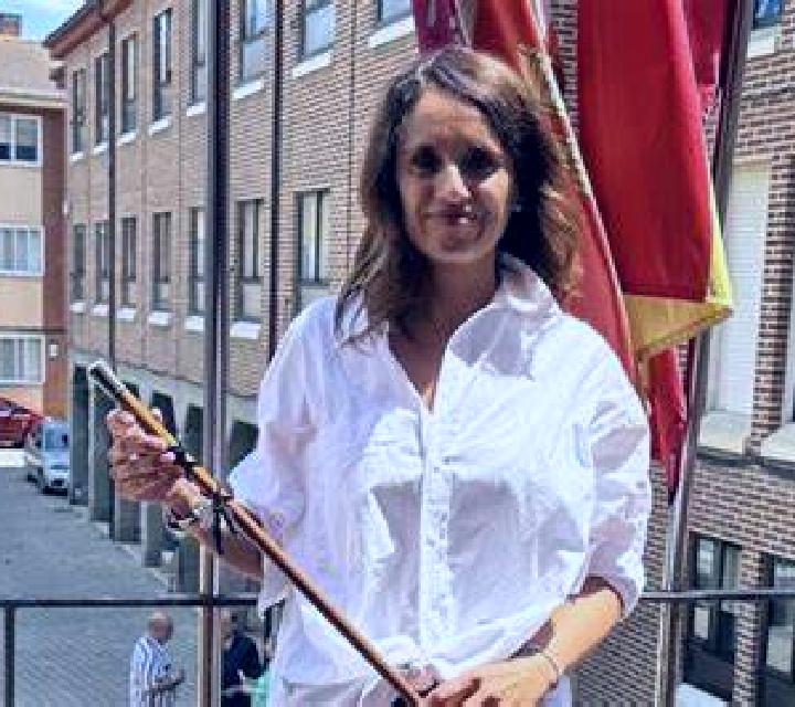 Nora Cantoria escort