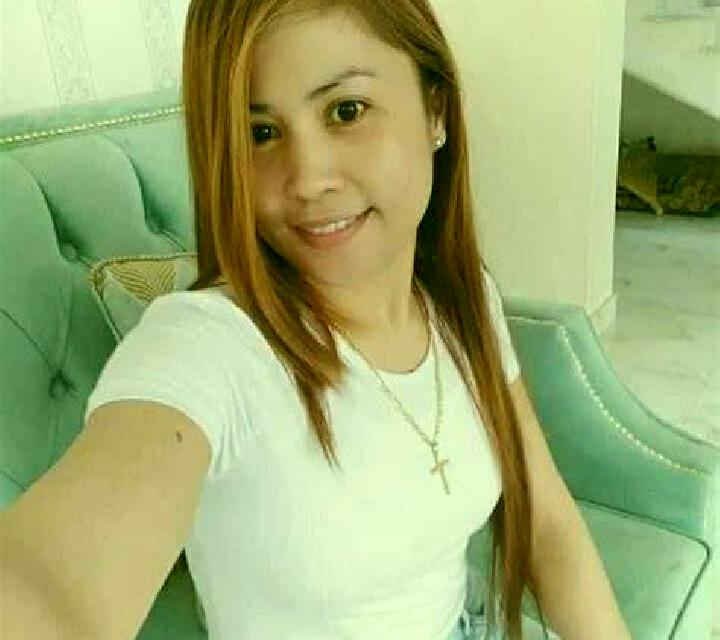 Nora Faura escort