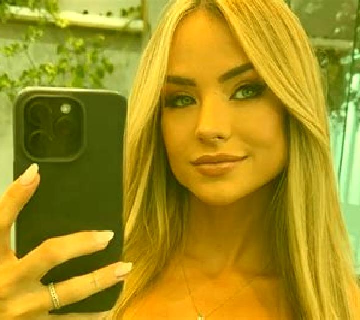 Paula Adamuz escort