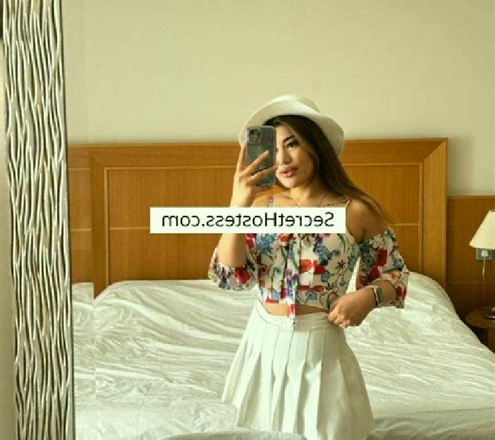 Renata 2 Salmoral escort