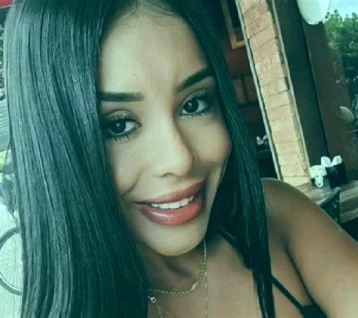 Renata 3 Alcoba escort
