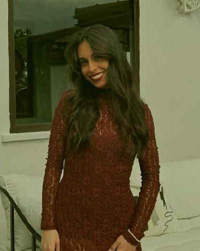 Renata 3 Petres escort
