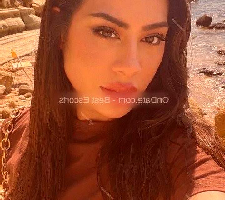 Renata Bareyo escort