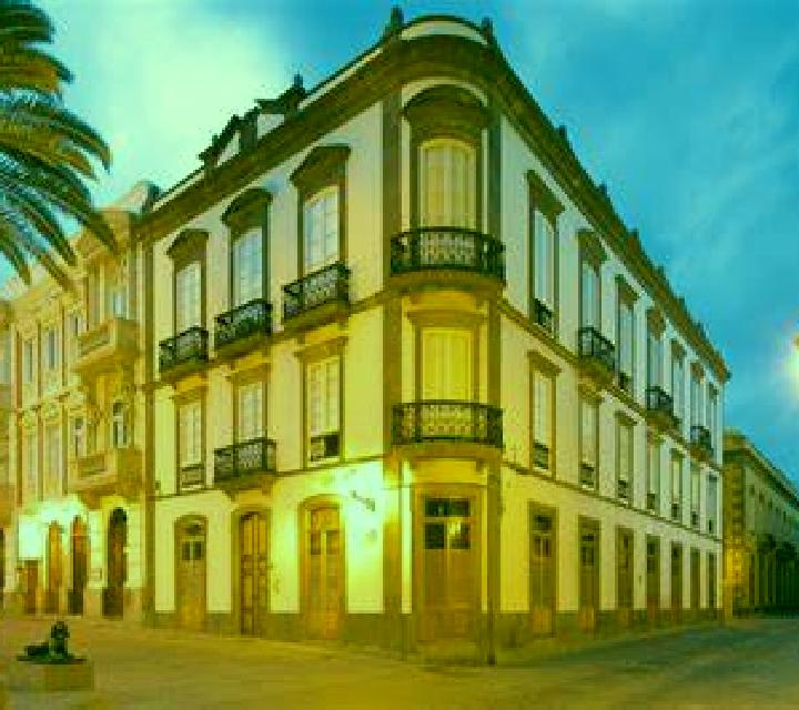 Renata Carmonita escort