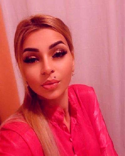 Salma Llivia escort